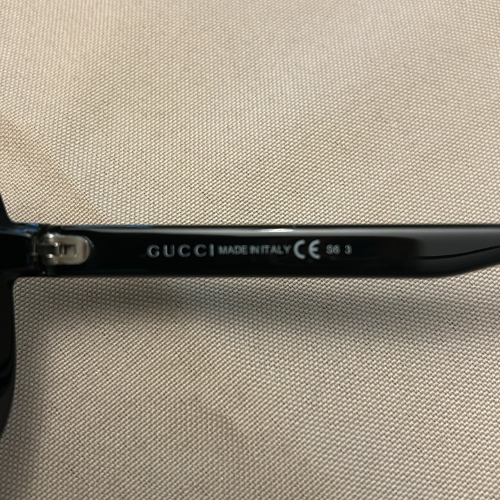 Gently Used Gucci shades sunglasses black - Picture 6 of 9
